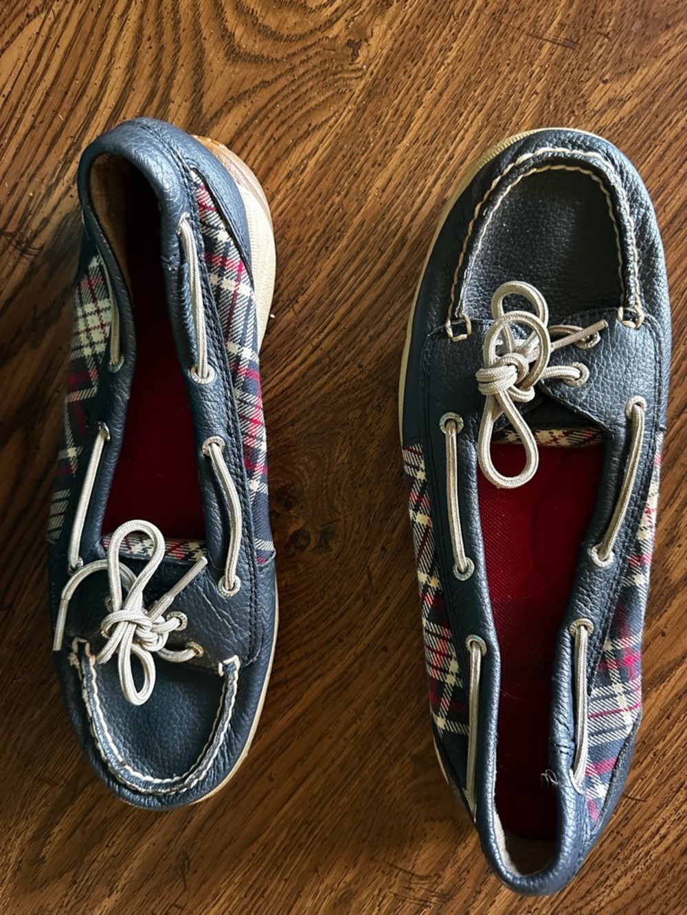 Women’s Plaid Navy Boat Shoes with Red Lining - Picture 3 of 4